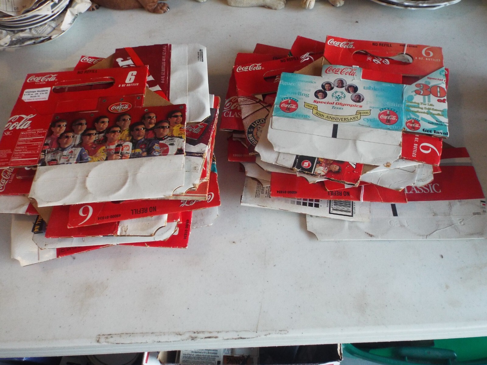 LOT OF AROUND 40 VINTAGE COKE SIX PACK HOLDERS–Coca Cola–FREE SHIPPING