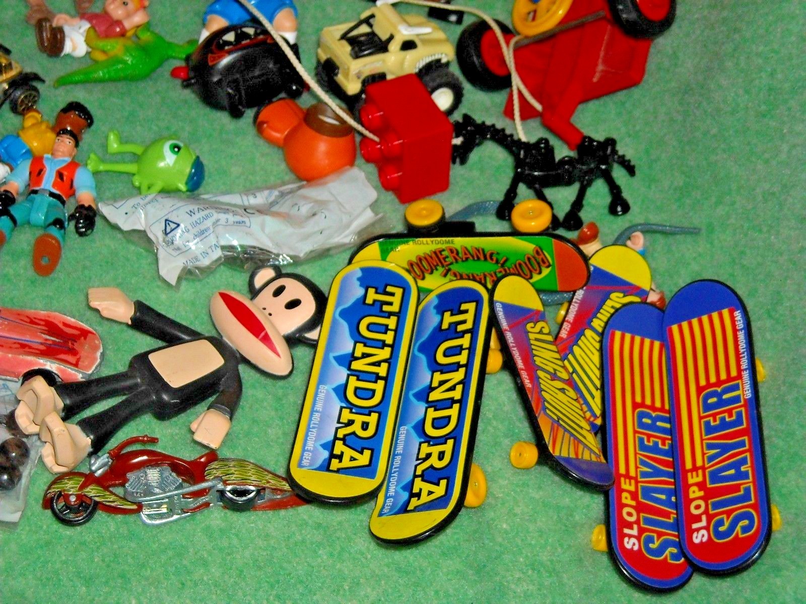 lot 3lbs 14.9 oz inbox of small toys collectables disney cartoons figures cars