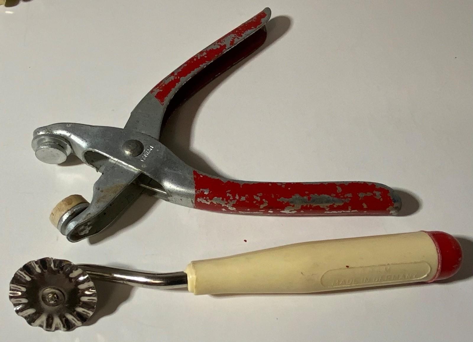 VTG to New Junk Drawer Lot Assemblage Art Crafts 3.5# Pins, Coffee Can, Kitchen