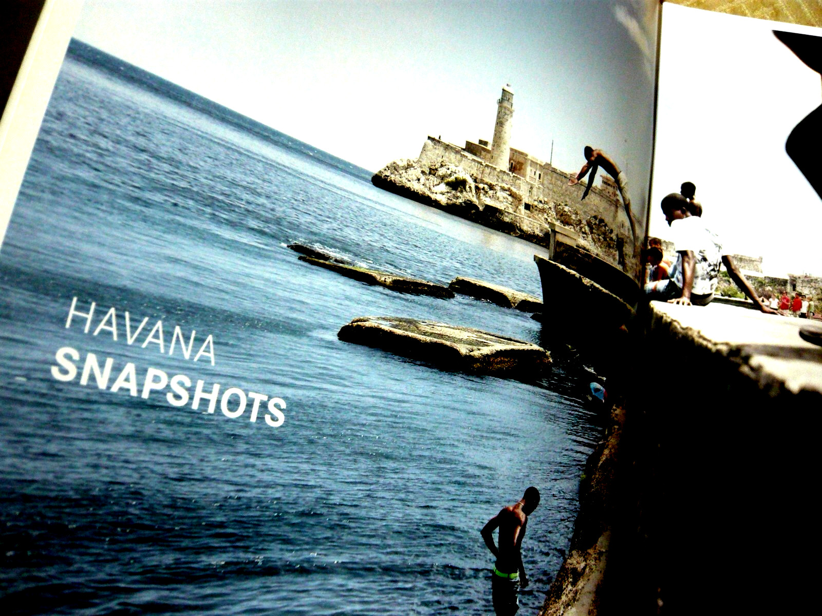 The Leica X1 camera , 28 page genuine publication, english. Superb! (Havana)