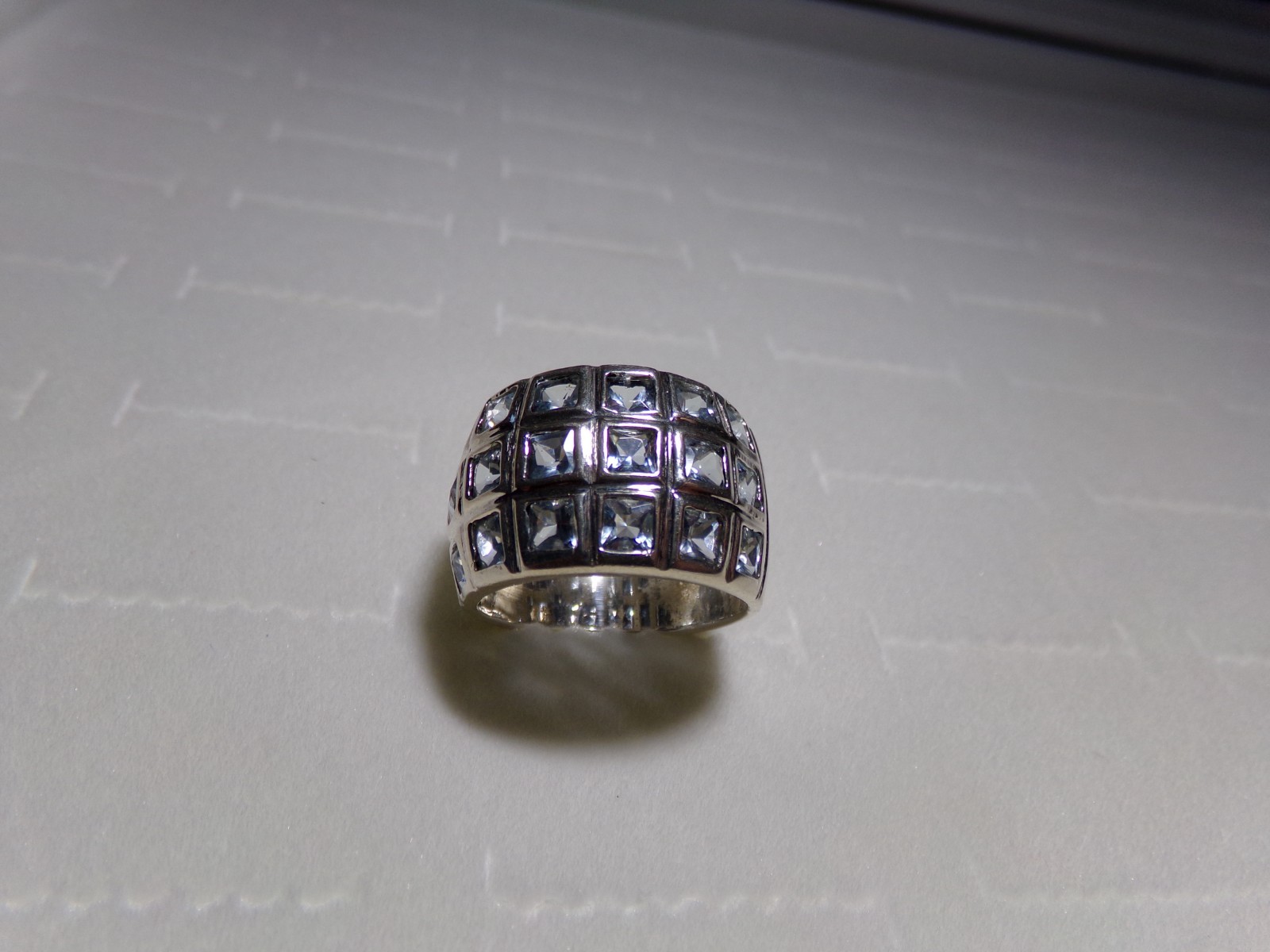 Vintage 925 Sterling Silver Light Topaz Color Ring Sz 9.25 – 8.55 gr.