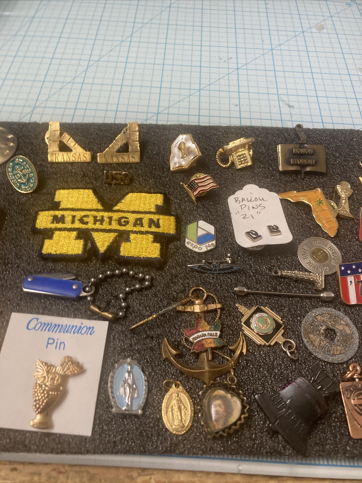 Pop’s USED Mixed Vtg. Items Lot- Pins/Religious Pins/Michigan U Patch/etc NICE!