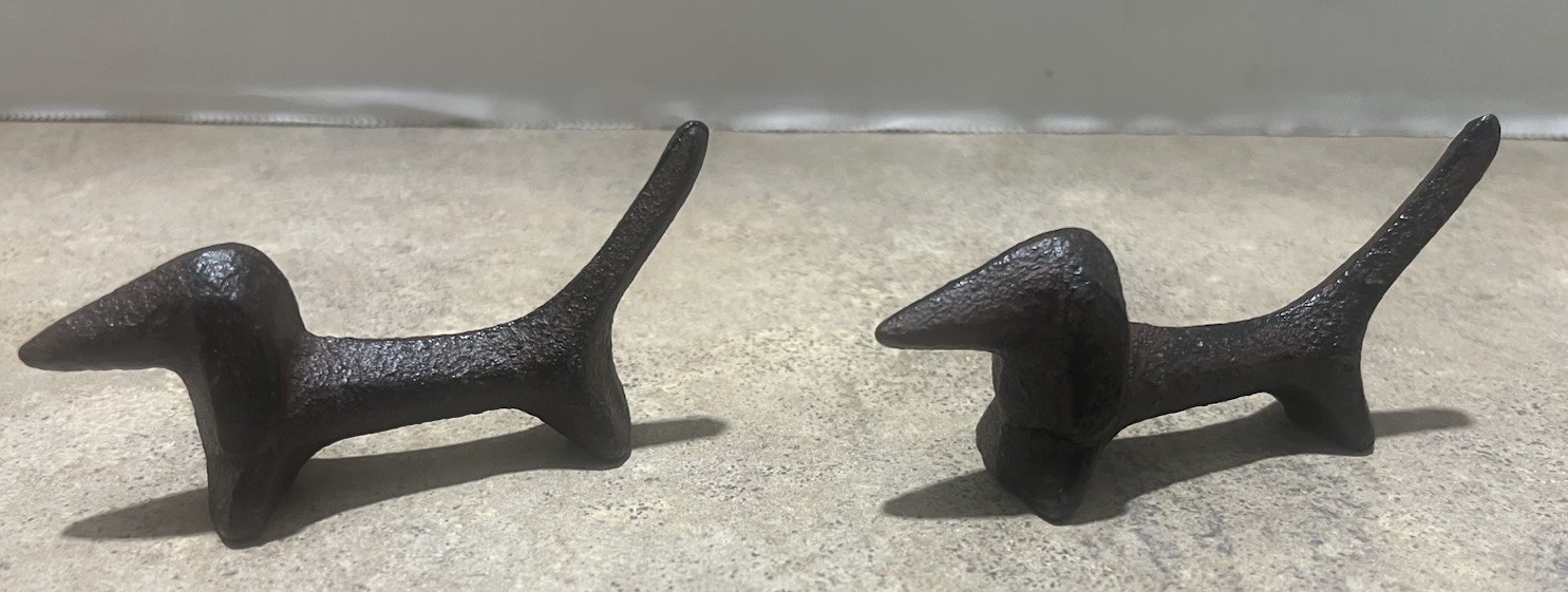 Dachshund Dinner Knife Rest, Cast Iron, Brown/Black Coloring, 3.5” Long