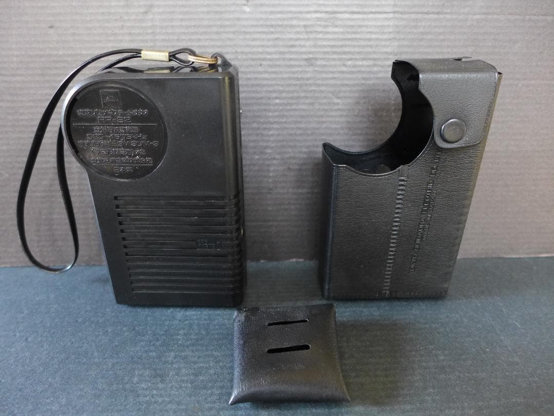 Period item [Good condition/audible item] TOSHIBA Portable AM ​​Radio RP-82