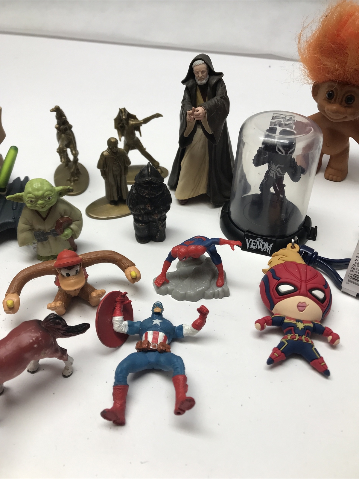 Junk Drawer Lot Of 20+ Mcdonalds Toys Action Figures Star Wars Marvel Smurfs KG