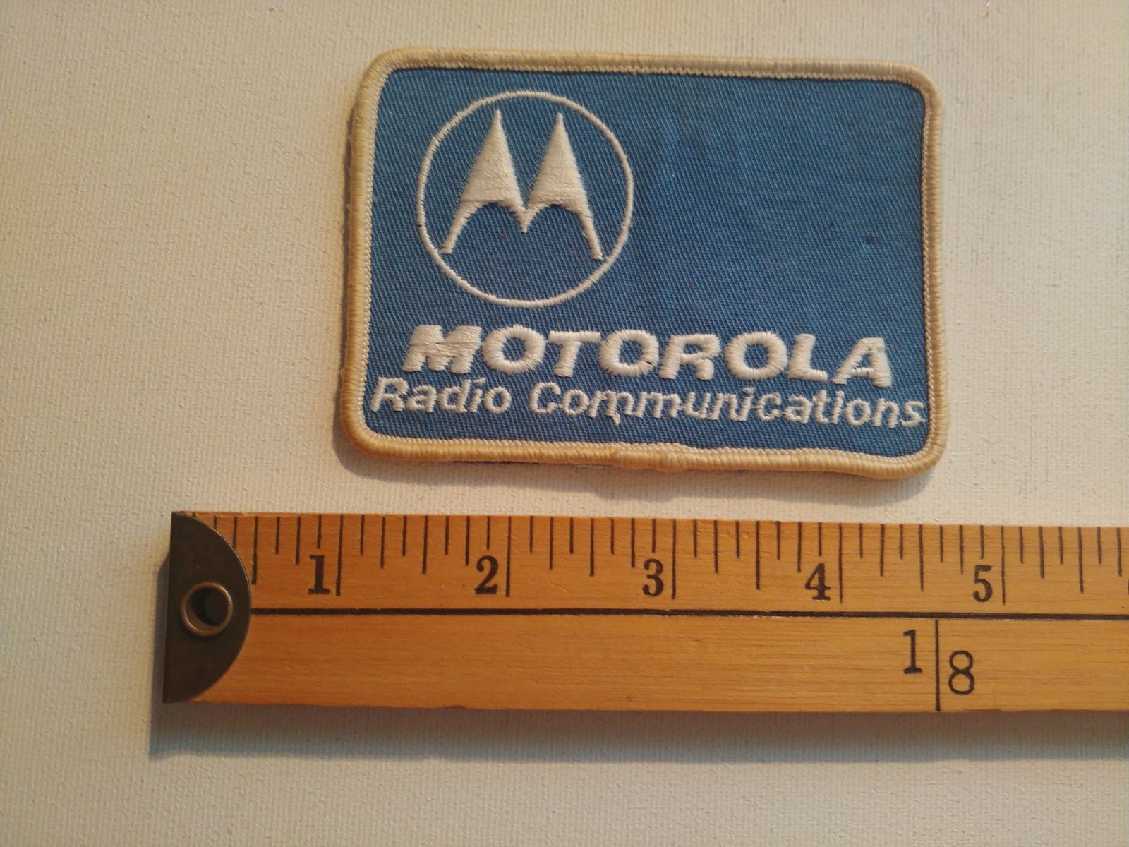 * RARE 80S MOTOROLA RADIO COMMUNICATIONS PATCH CREST BADGE ECUSSON *
