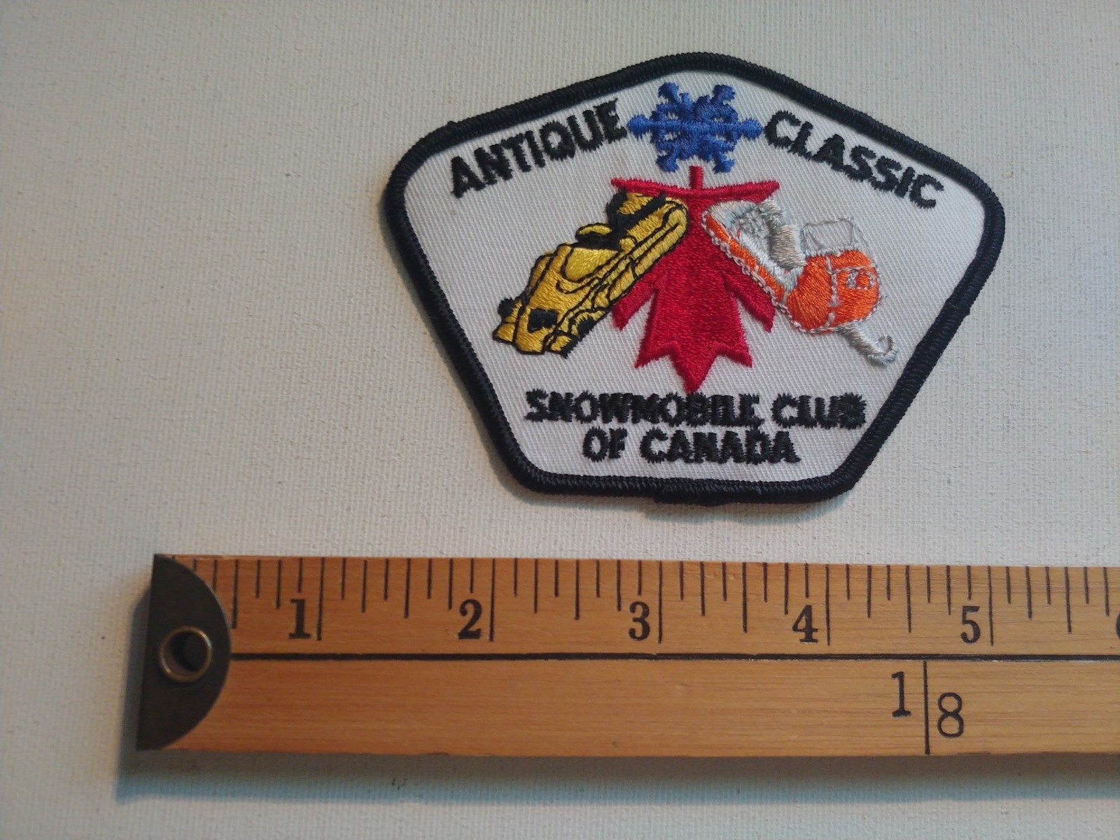 90S ANTIQUE CLASSIC SNOWMOBILE CLUB CANADA CANADIAN PATCH CREST BADGE ECUSSON