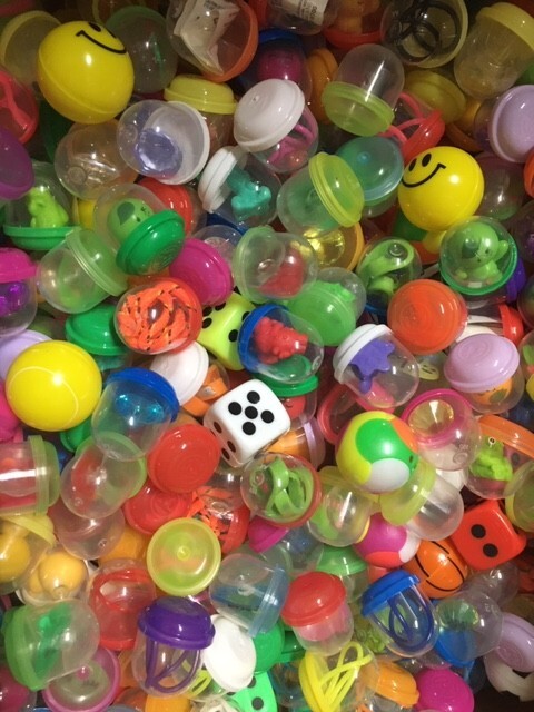 Mystery Toys 100 Small Novelty Toys Jewelry Balls Tattoos Novelty Party Filler