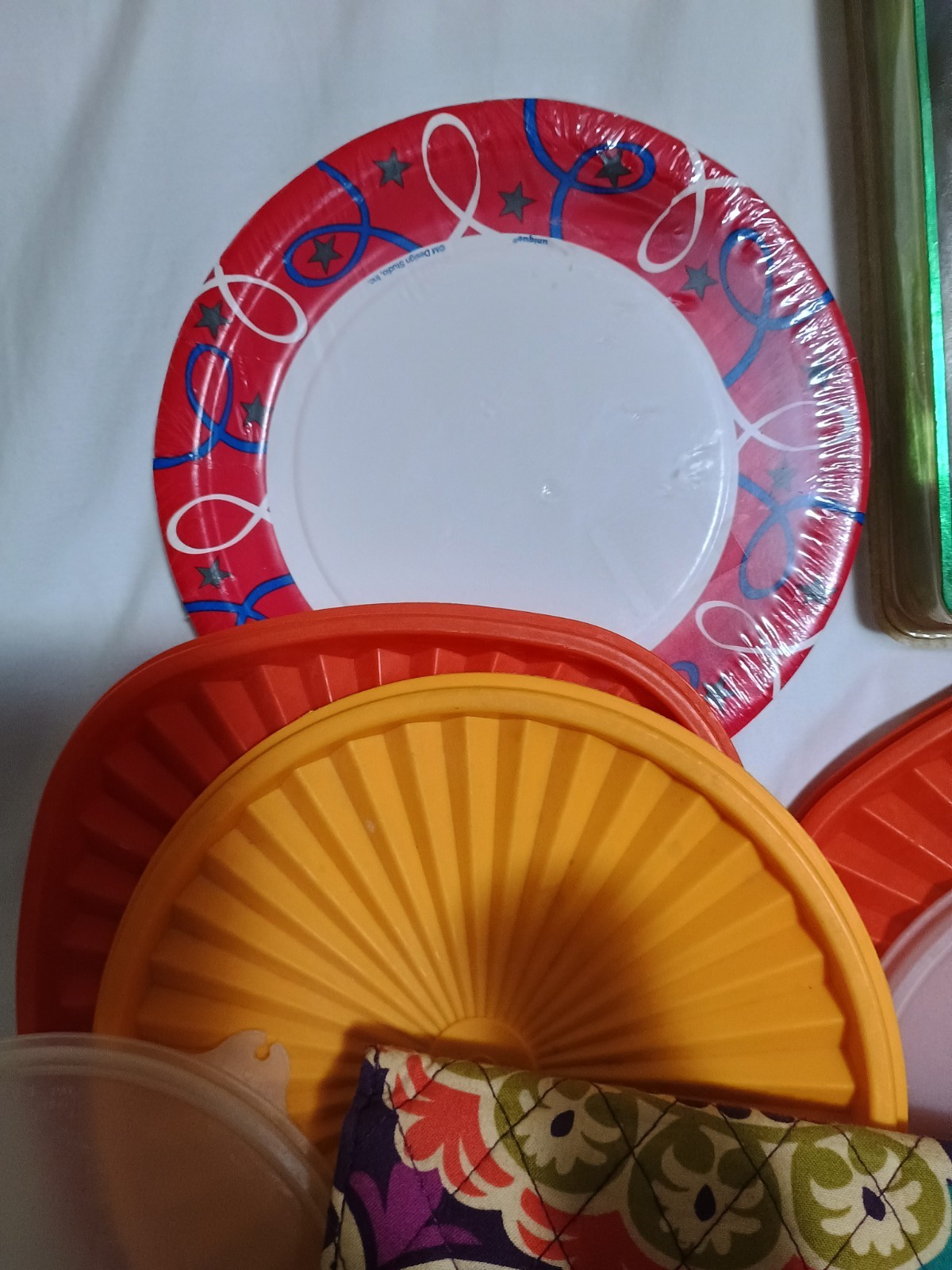 LOT Tupperware Sock Aid Herbal Shampoo🏵️ Starbucks Schick Vera Bradley Pro Case