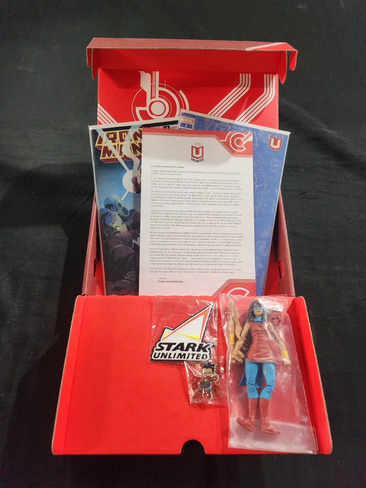 Marvel Unlimited Subscription Kit – 2 Comics, 1 Figure, Patch, Pin (8/8.5) 2020
