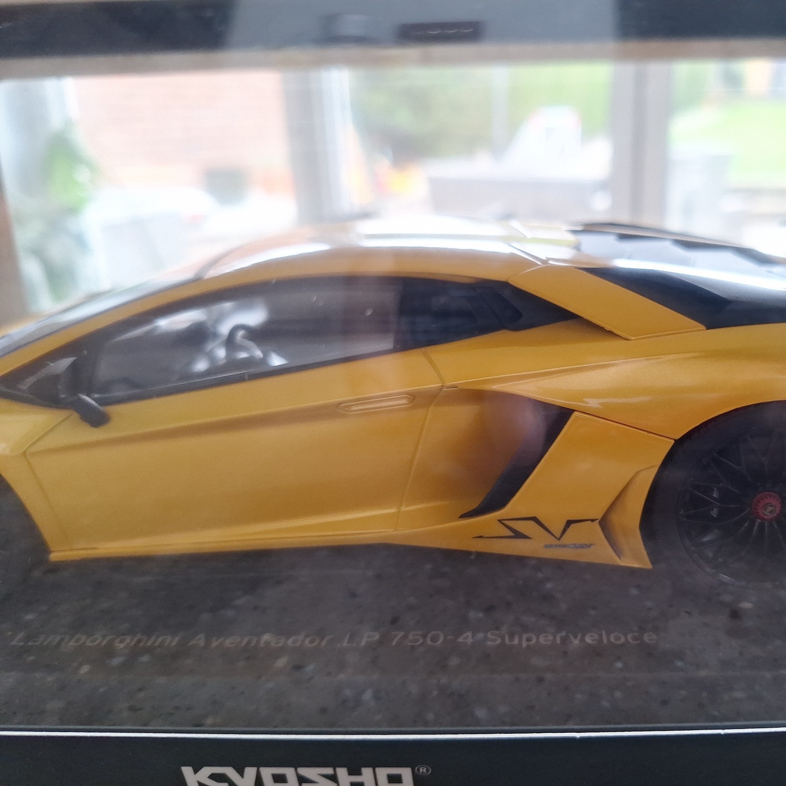 Kyosho 1/18 scale Lamborghini Aventador LP750-4 superveloce yellow BNIB UK HTF