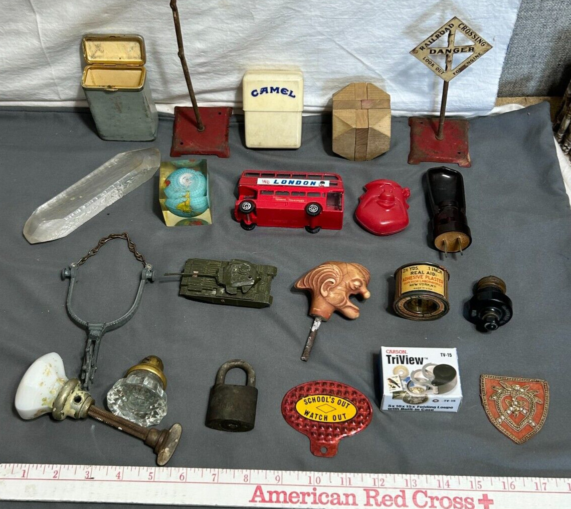 Junk Drawer collection lot BAKELITE Night light SINCLAIR Lock GLASS KNOB Lionel