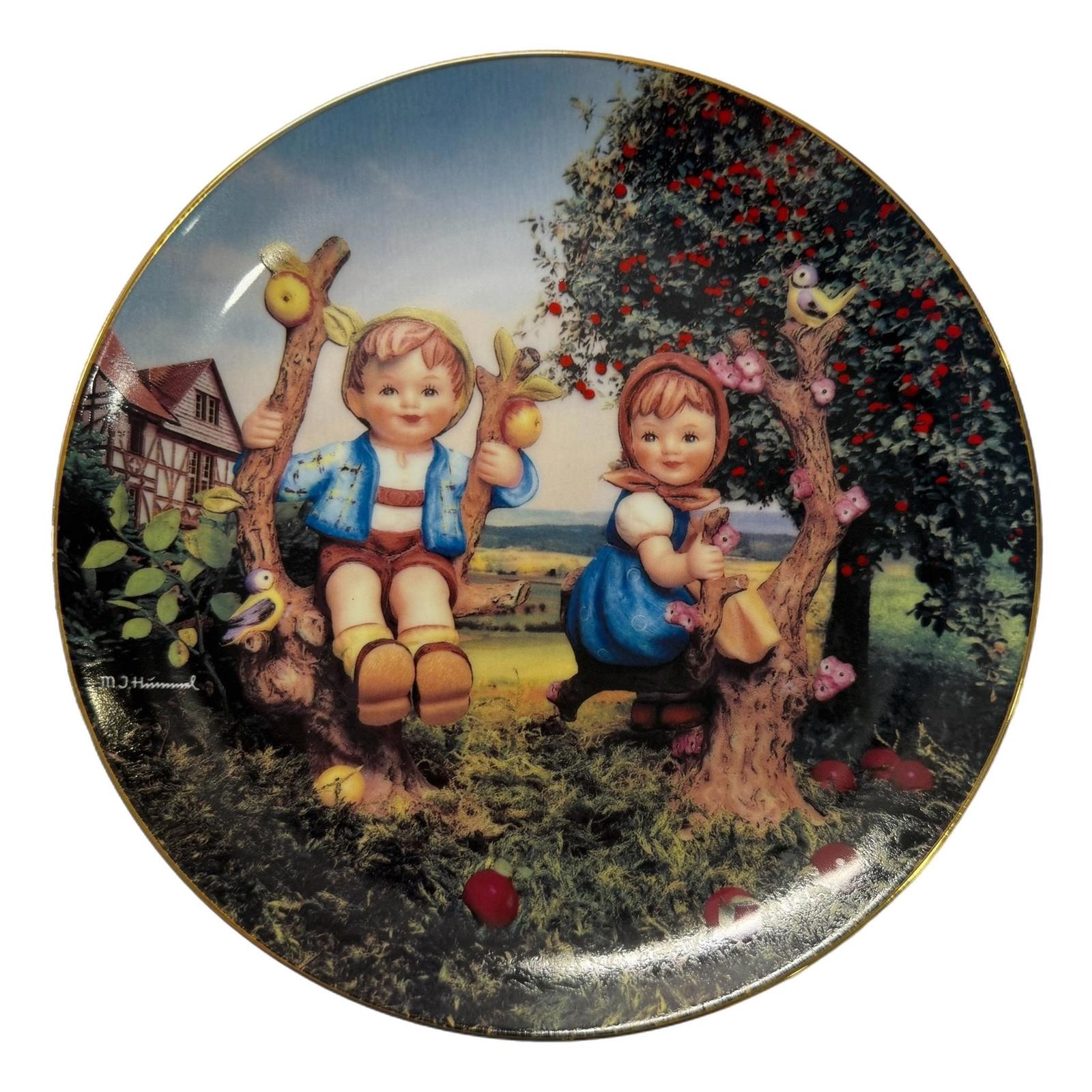 Vintage 1989 Hummel Apple Tree Boy & Girl Collector Plate