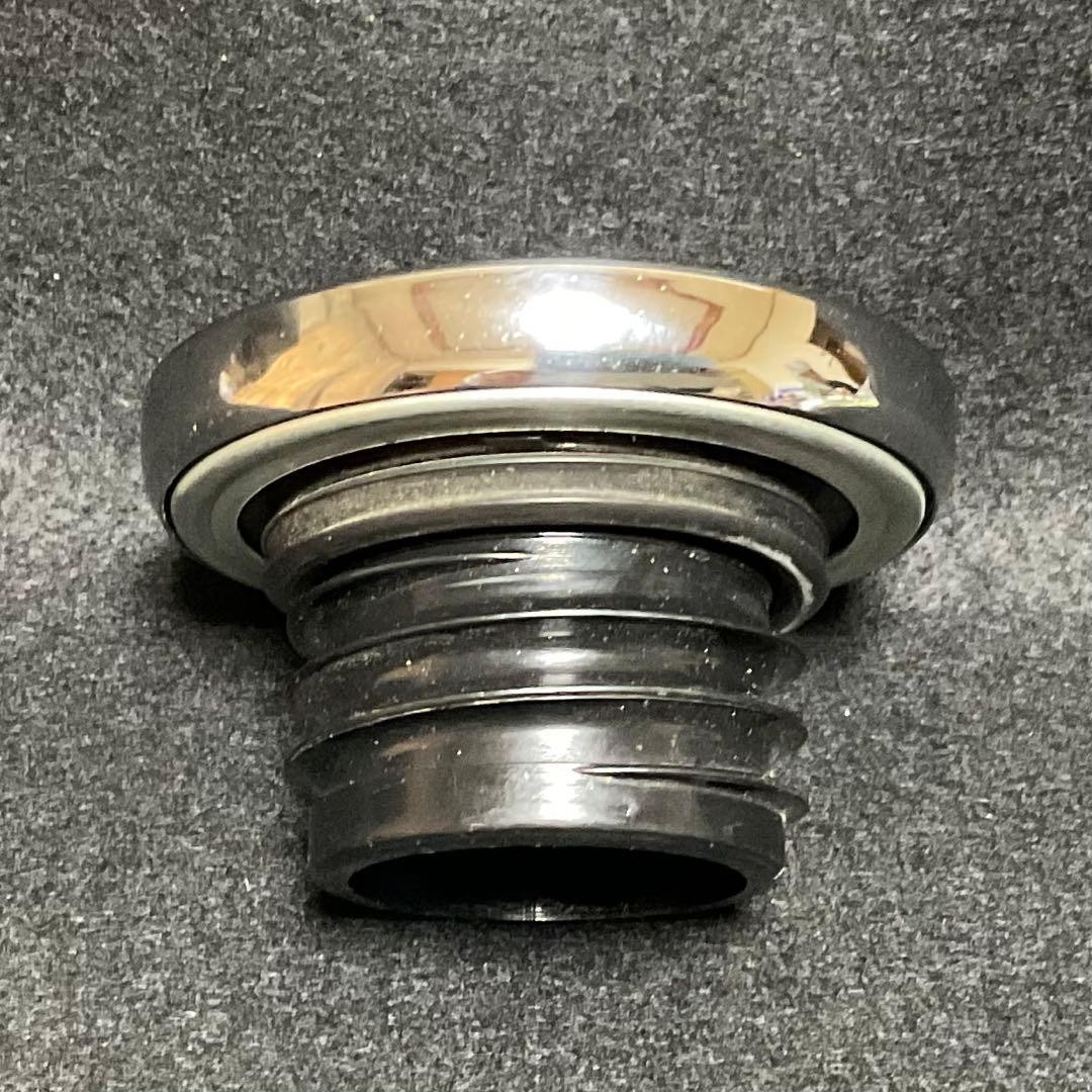 Genuine Harley discontinued part ￼Tank cap for right side Good condition Single