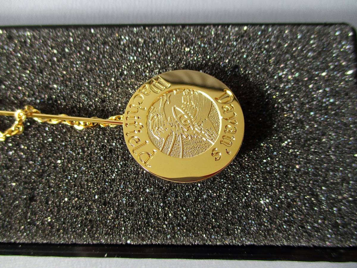 Wachifield Dayan Udegumi Gold Pin Charm Japan Collectible 0.87 in