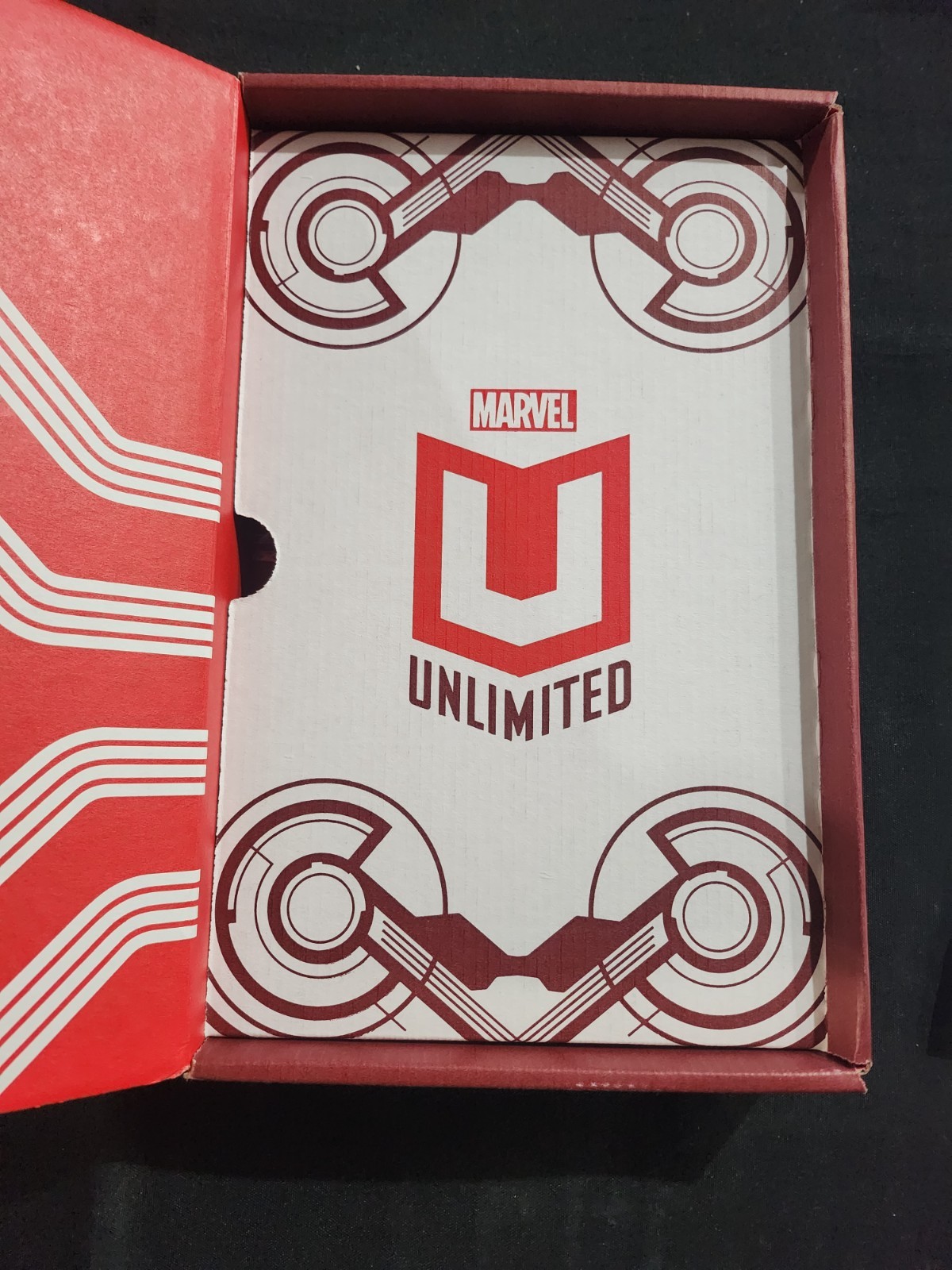 Marvel Unlimited Subscription Kit – 2 Comics, 1 Figure, Patch, Pin (8/8.5) 2020