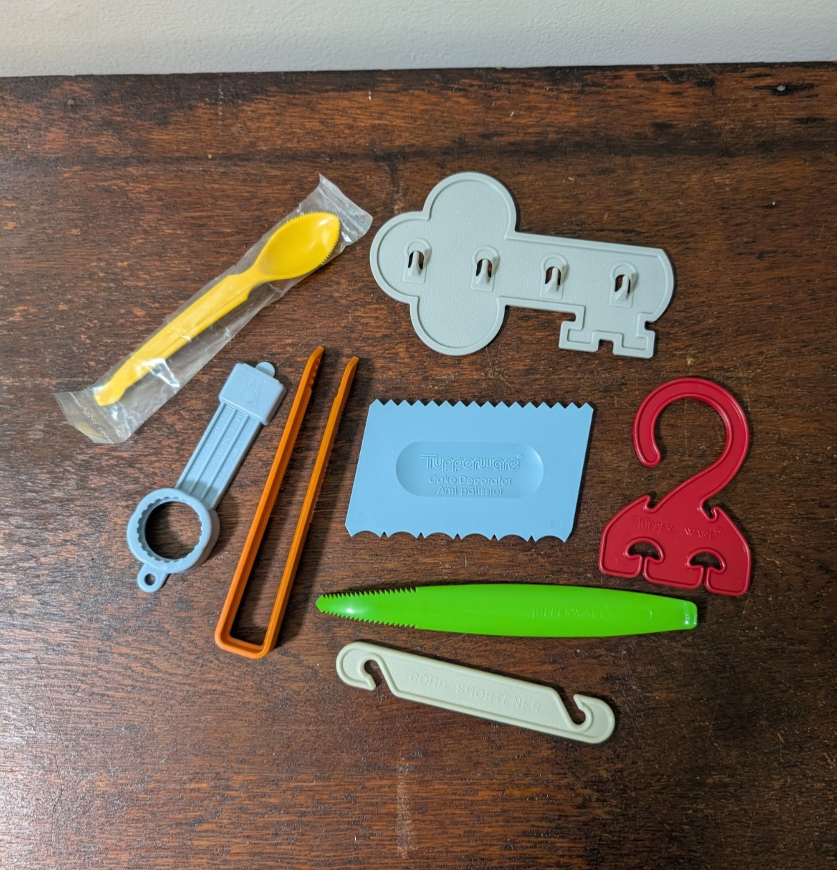 Vintage Collectible Tupperware Miscellaneous Utensils and Other Items 8 Piece