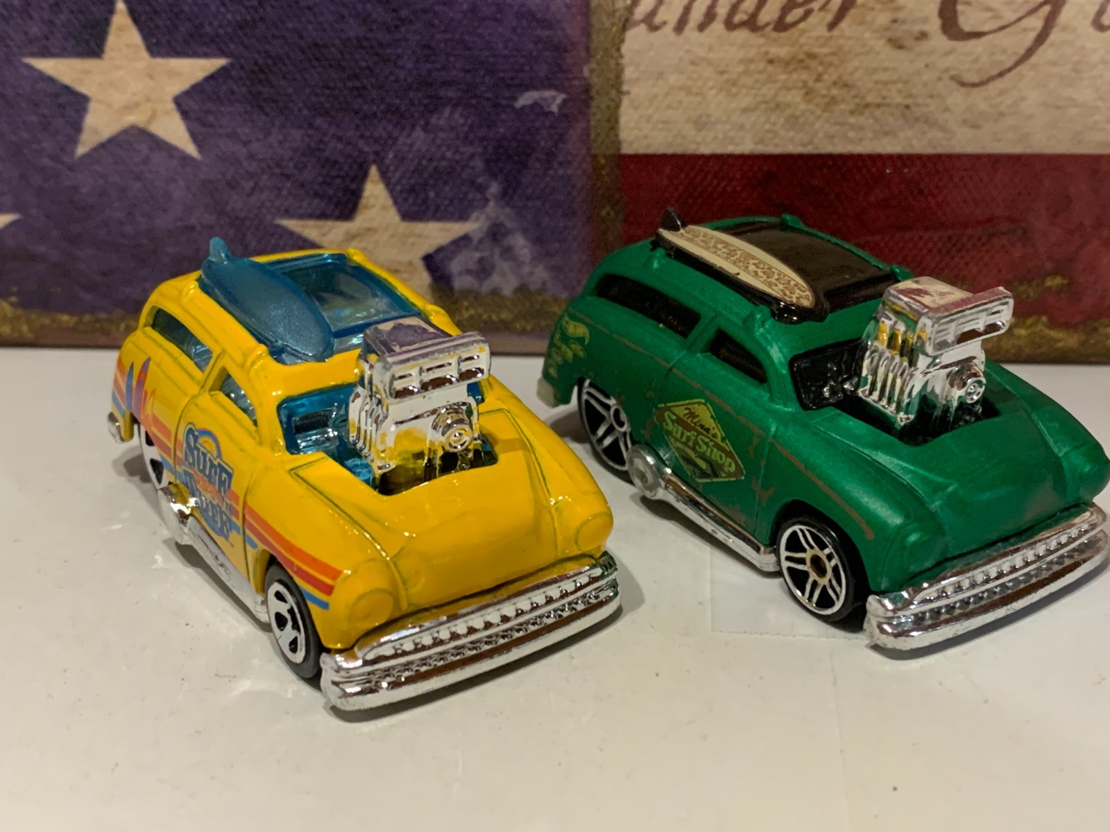 HOT WHEELS SURF N TURF X2. MATTE GREEN,SURF SHOP & YELLOW