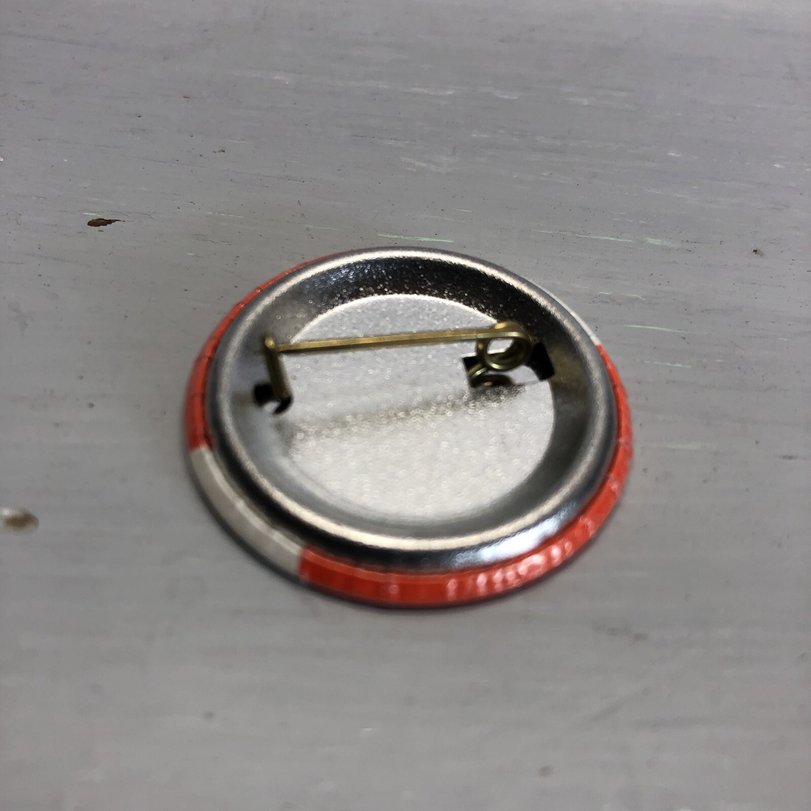 VAN HALEN 1982 DIVER DOWN RECORD LABEL PROMO BUTTON – GOOD 1.25”