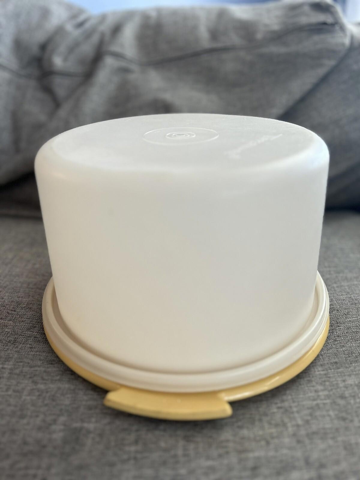 Tupperware 684-5 Round 9 Inch Cake Carrier Keeper Harvest Gold Yellow NO HANDLE