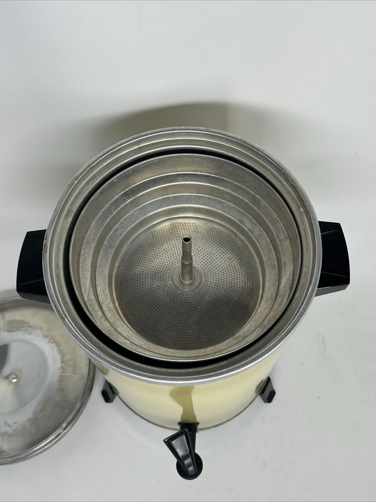 Vintage West Bend 33535 Percolator Coffee Maker Harvest Gold w/cord 12-30 Cups