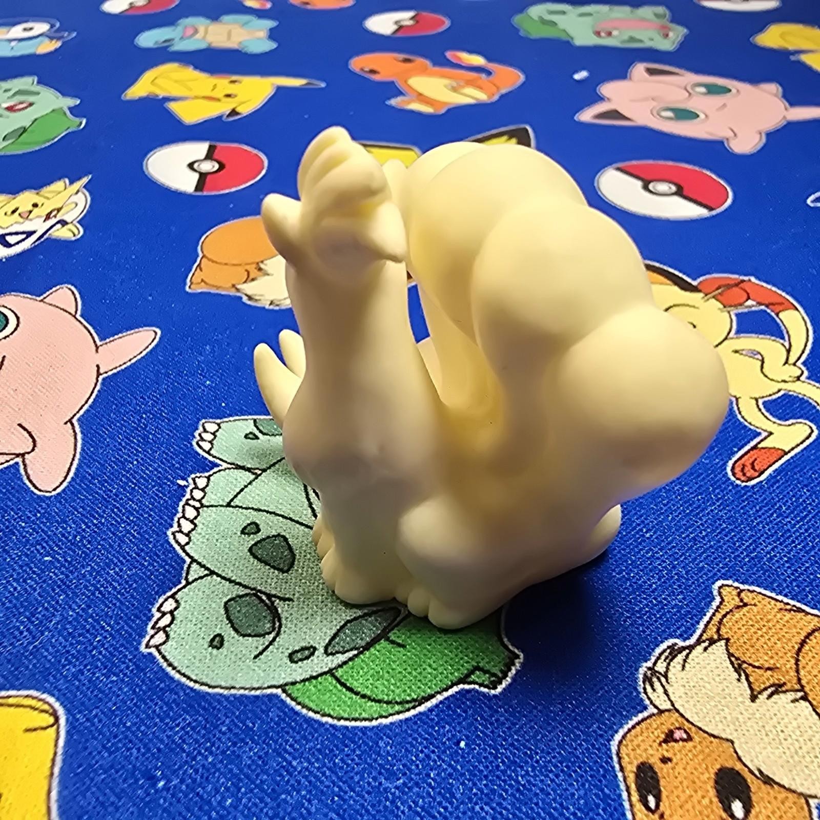 Pokemon Ninetales Figure Finger Puppet 1997 Bandai Nintendo Vintage USA Seller