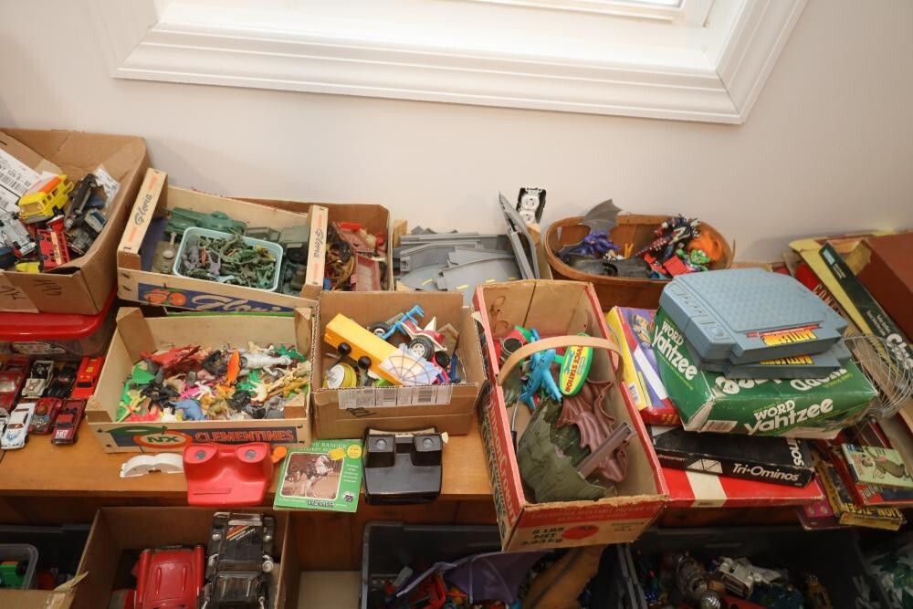 1 pound “Junk Drawer Estate Crate”- Mixed items, bulk- See details below#MTS35
