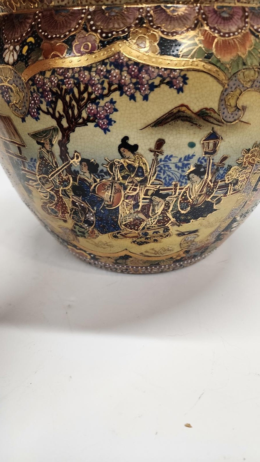 Vintage Asian Porcelain Fish Tank Large D 15″xH 12″ planter beautiful flawless