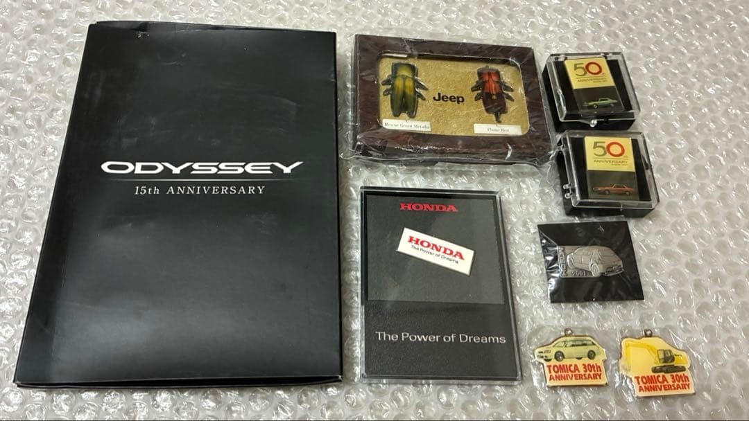 Odyssey Jeep Skyline 50th Anniversary Pin Badge Tomica 30th Anniversary Charm