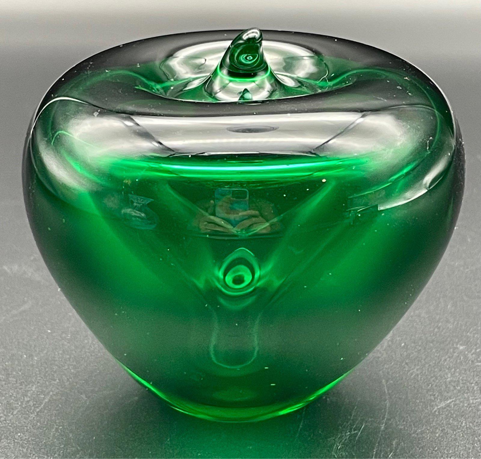 Vintage Hand Blown Art Glass Emerald Green Apple Paperweight/Sculpture
