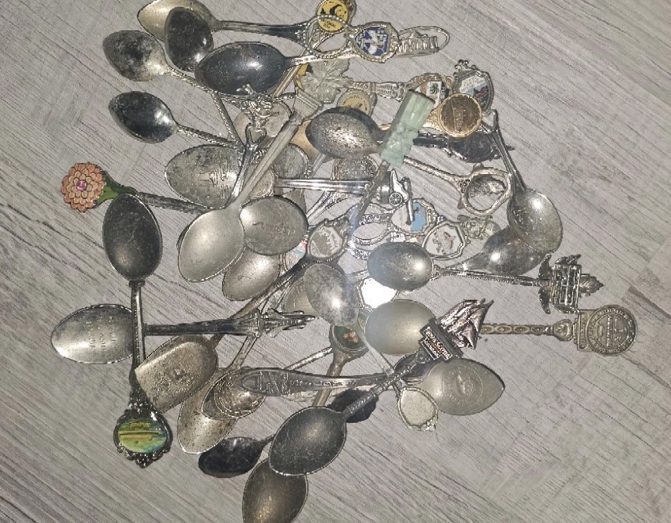 35 + LOT Vintage collectible Metal Spoon Craft Rings Jewelry Collecting Reseller