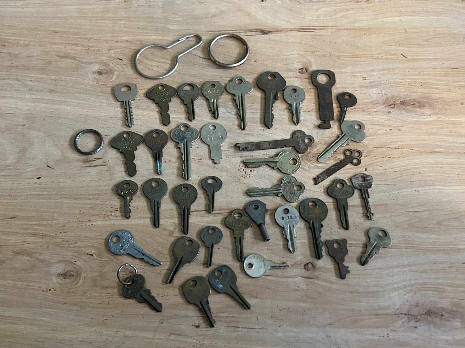 Key Vintage Junk Drawer Lot Of 35+ Keys Unusual Nice Assortment Gramps Estate