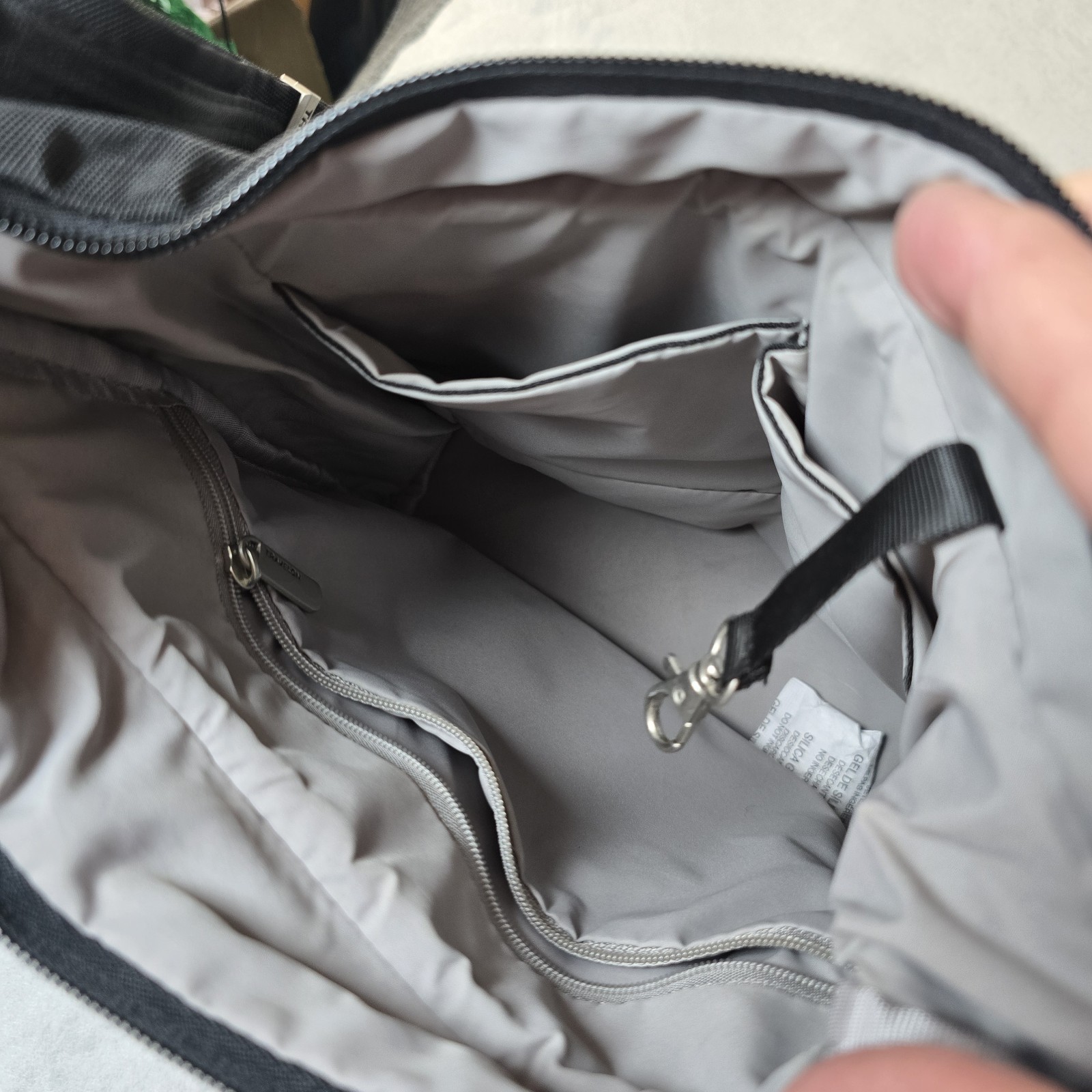 Travelon Anti-Theft Classic Messenger Bag, Black Handbag
