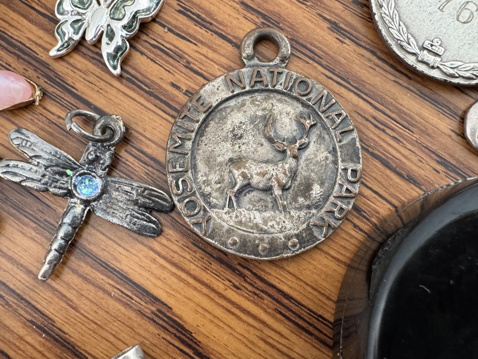 INVENTORY REDUCTION LOT – Collectibles Some 925 Knife Charms Bundesrat Key Chain