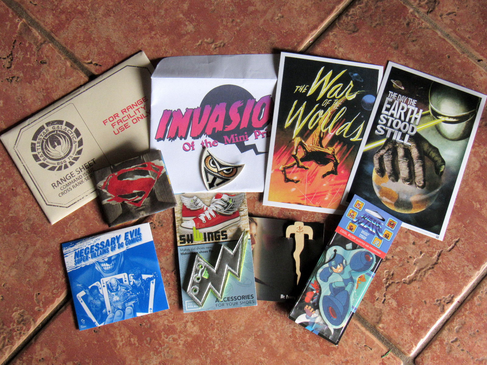 LootCrate LOT , BATTLE STAR GALACTICA, SUPERMAN WALLET, MEGA MAN, DC COMICS