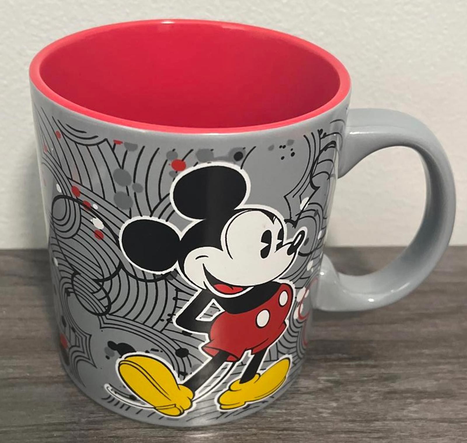 Disney 20 Oz Ceramic Coffee Mug Mickey Mouse Grey and Red Cup with handle