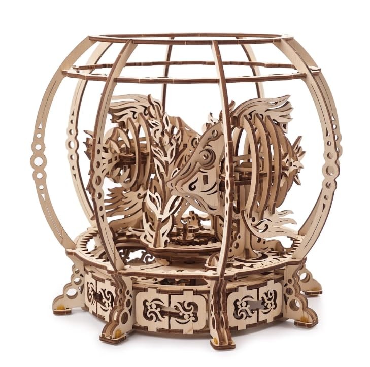 UGEARS Mechanical Aquarium Metal Multicolor medium Functional Natural Wood
