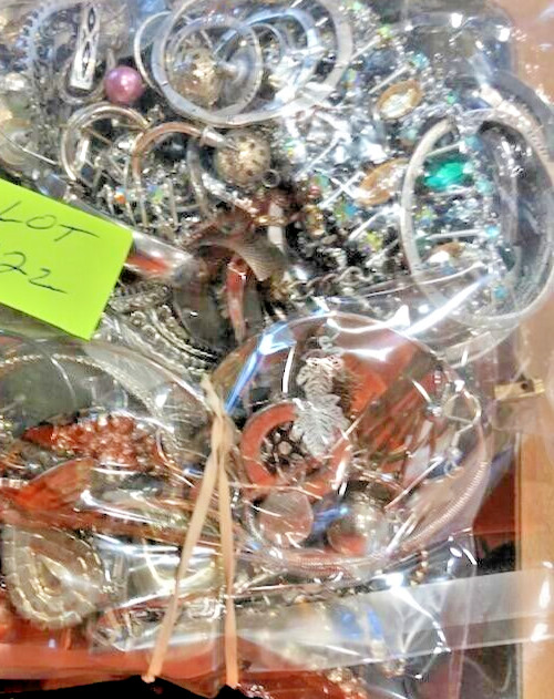 10 LB Estate Liquidation Warehouse Box, mixed items old & new-Bulk #EE87
