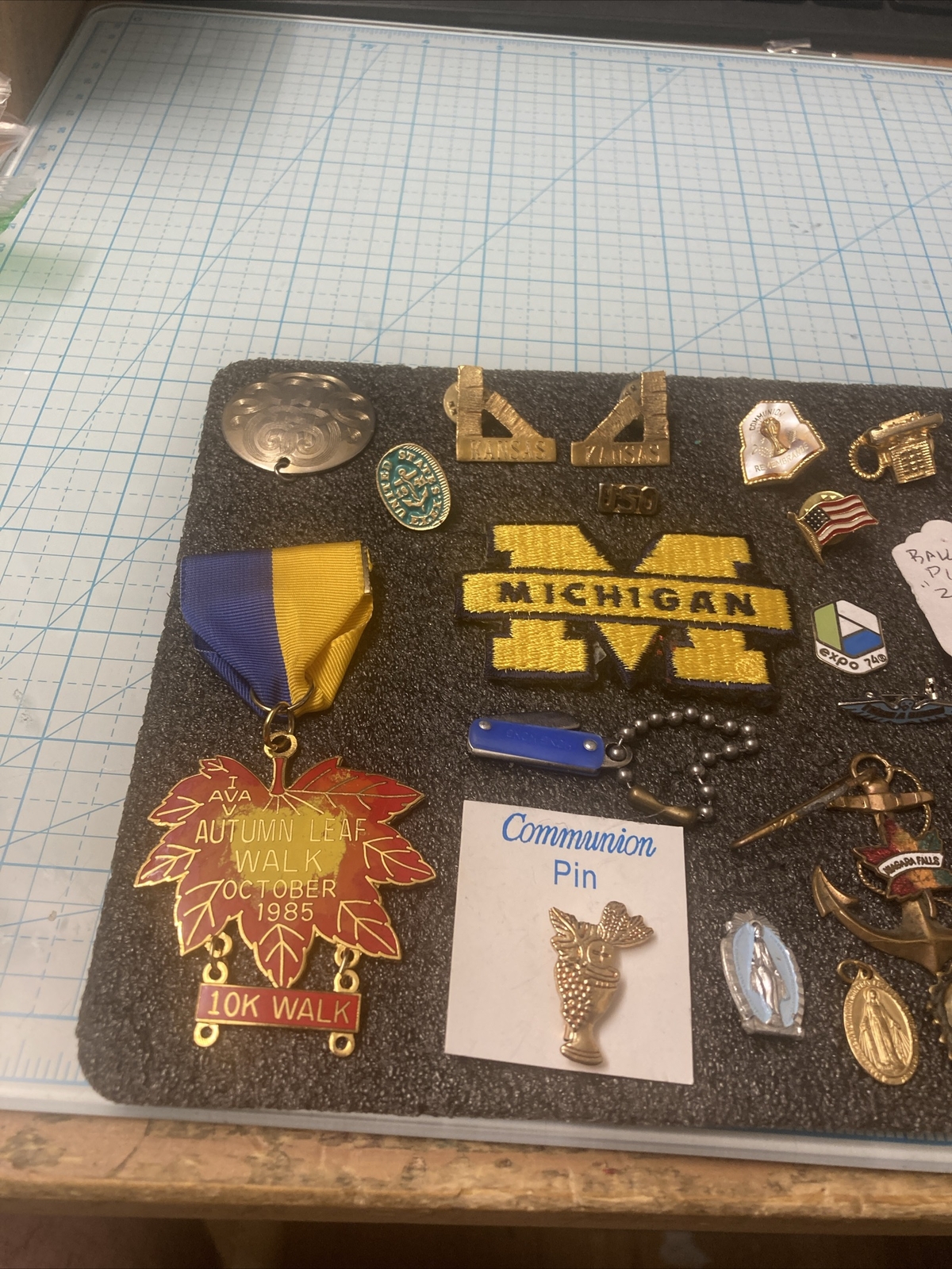 Pop’s USED Mixed Vtg. Items Lot- Pins/Religious Pins/Michigan U Patch/etc NICE!