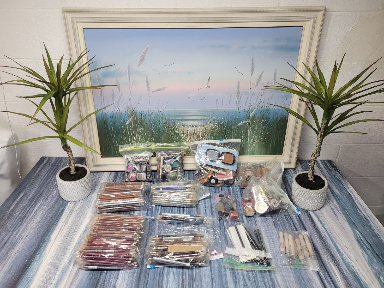 Junk Drawer women’s misc. makeup / sn3438 R2