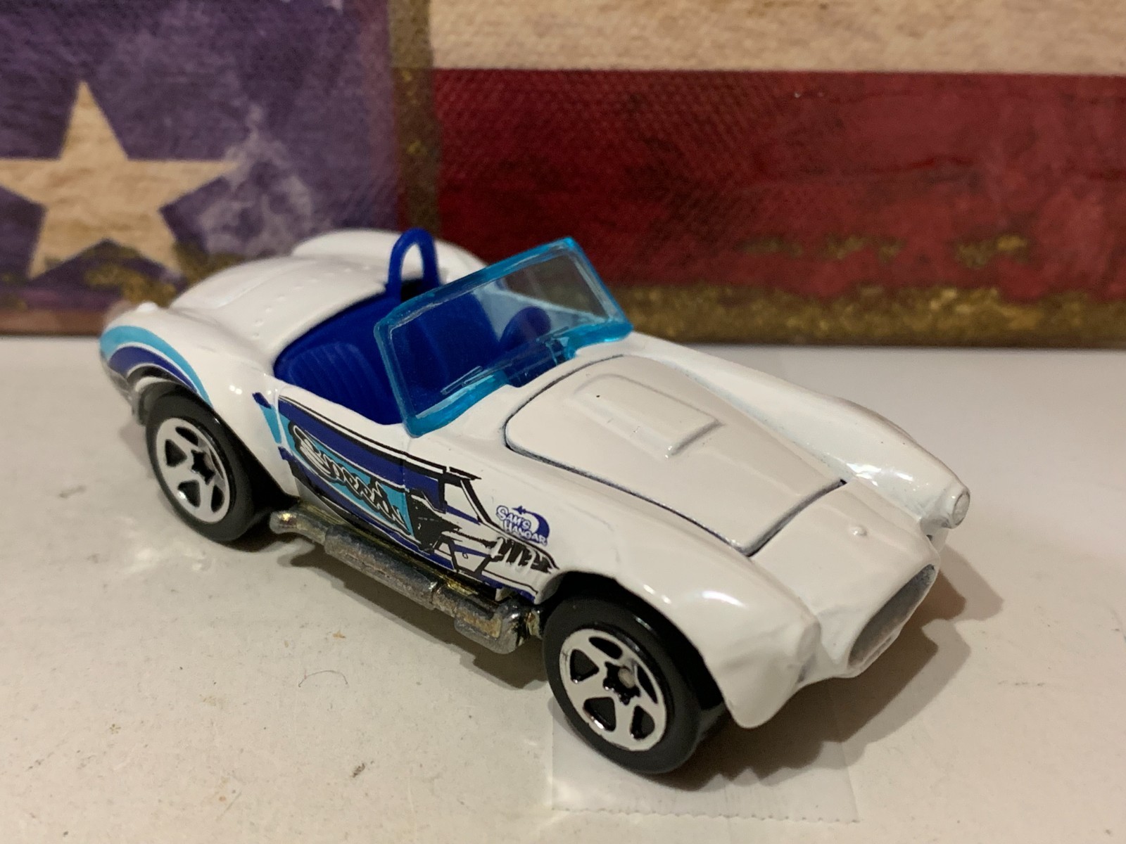 HOT WHEELS SHELBY COBRA 427 S/C 2000 WHITE/BLUE NICE