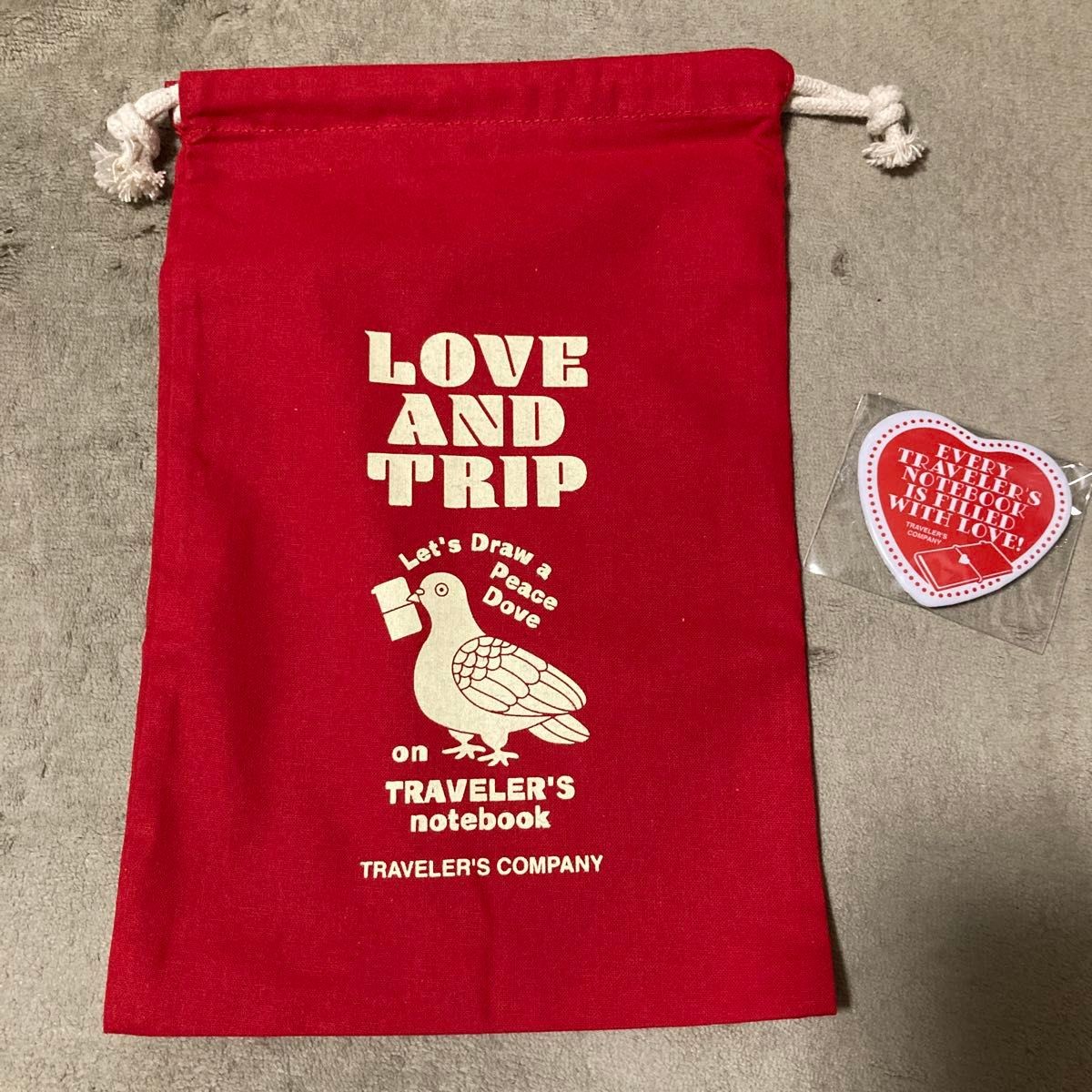 Travelers Factory LOVE AND TRIP Cotton Bag Can Badge Set Red