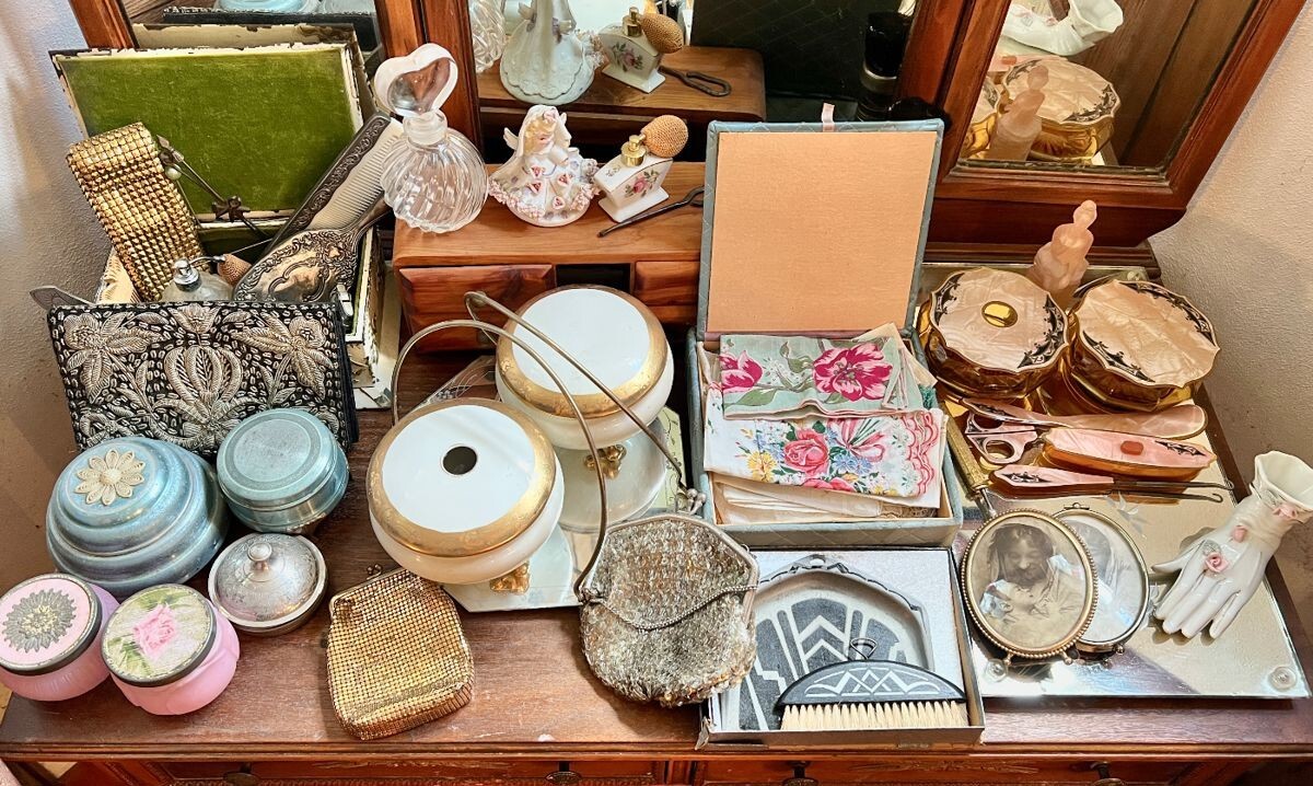 “Bulk Buy Box lots” – 3 pounds8 of 8 usable items-#NY7