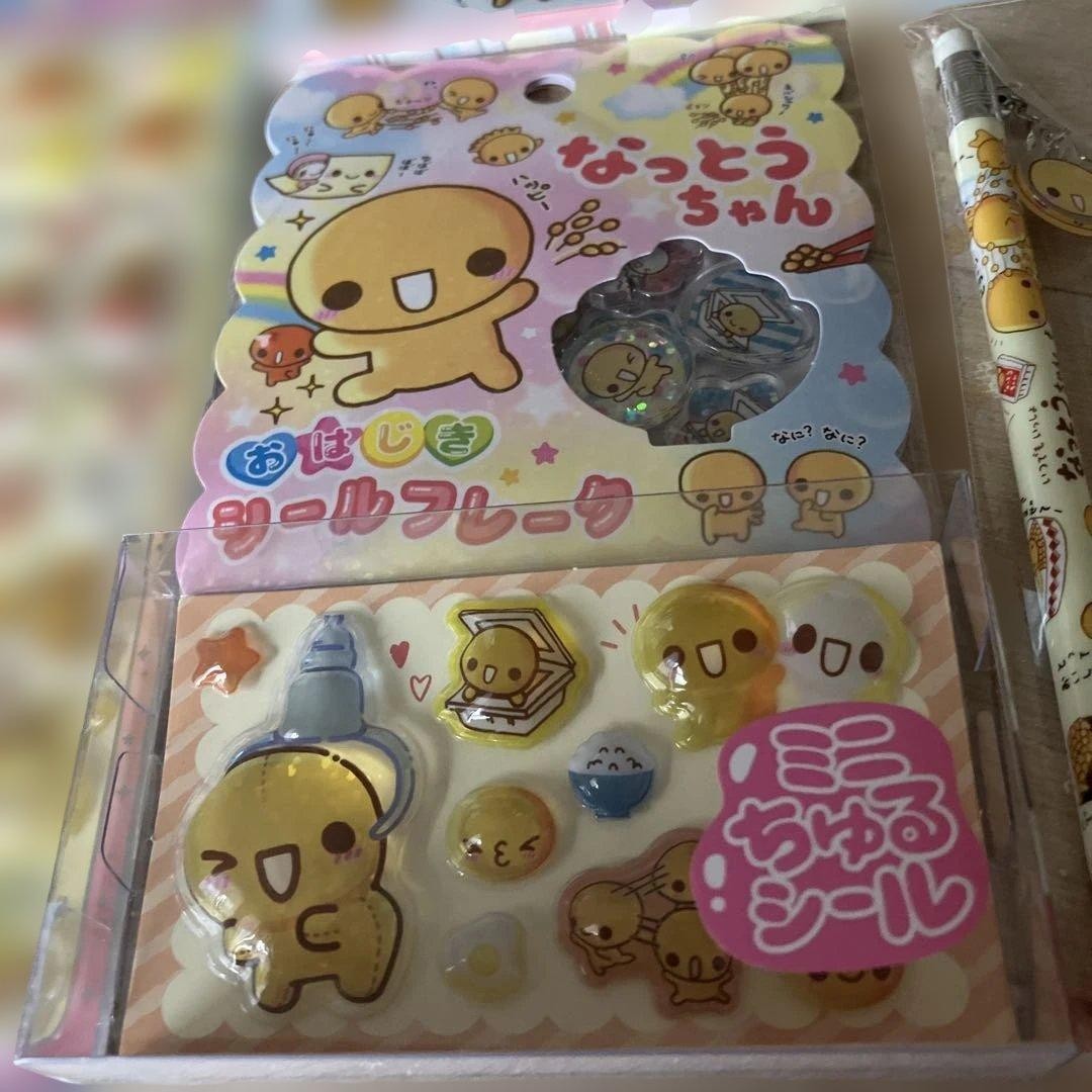 Uruchuru pop sticker mechanical pencil Ohajiki sticker memo pad Natto-chan