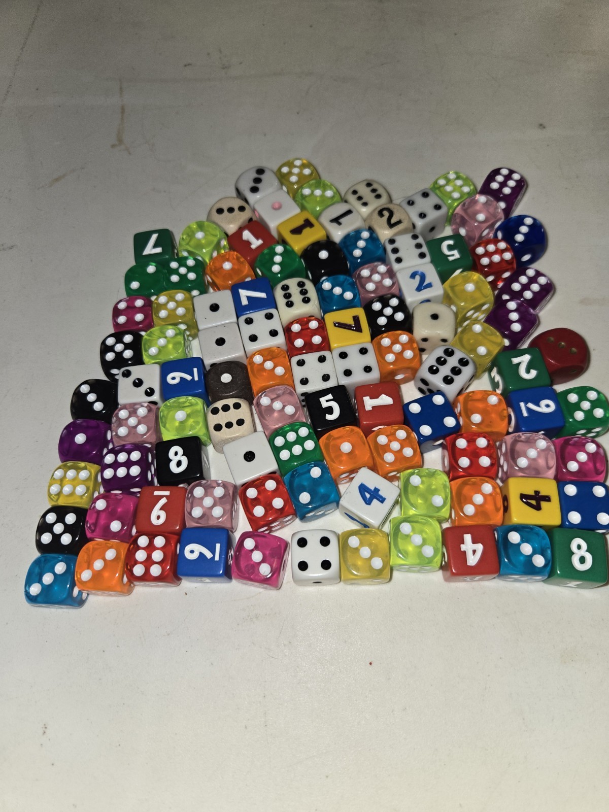 100 Dice Different Numbers And Dots