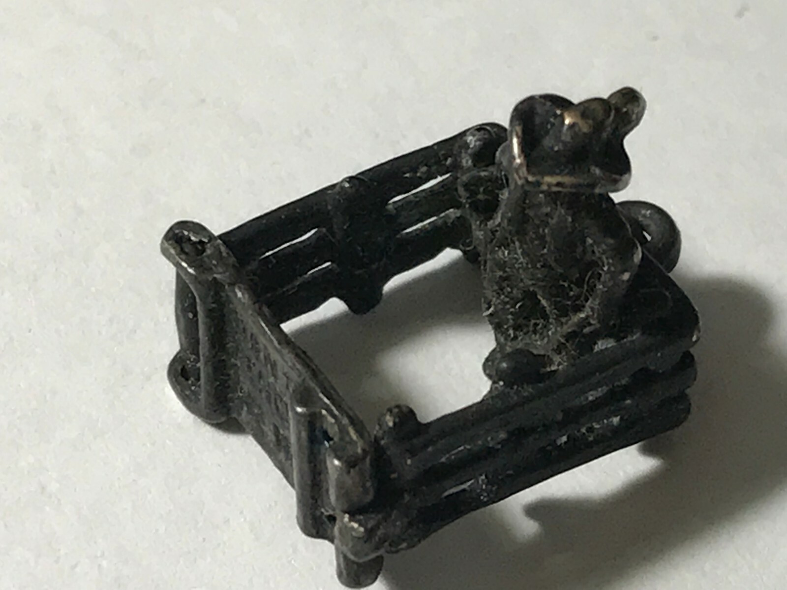 COLLECTABLE EXTRAVAGANZA Vintage DON’T FENCE ME IN CHARM sterling Silver SS-132