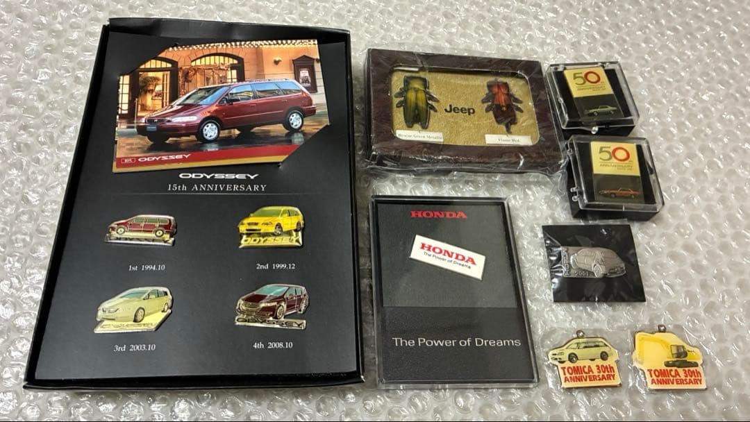 Odyssey Jeep Skyline 50th Anniversary Pin Badge Tomica 30th Anniversary Charm