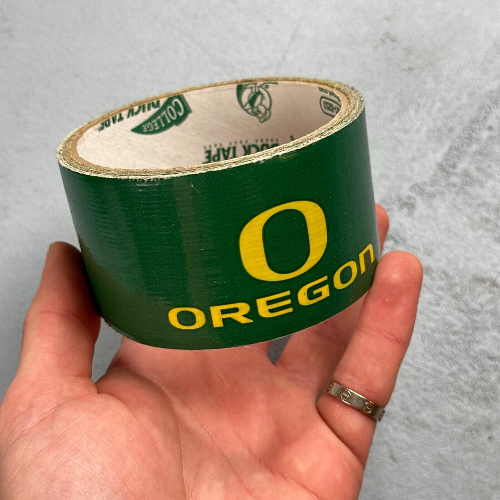 University of Oregon Ducks – Duck Tape, NCAA Duct Tape Crafts Fans USED RARE