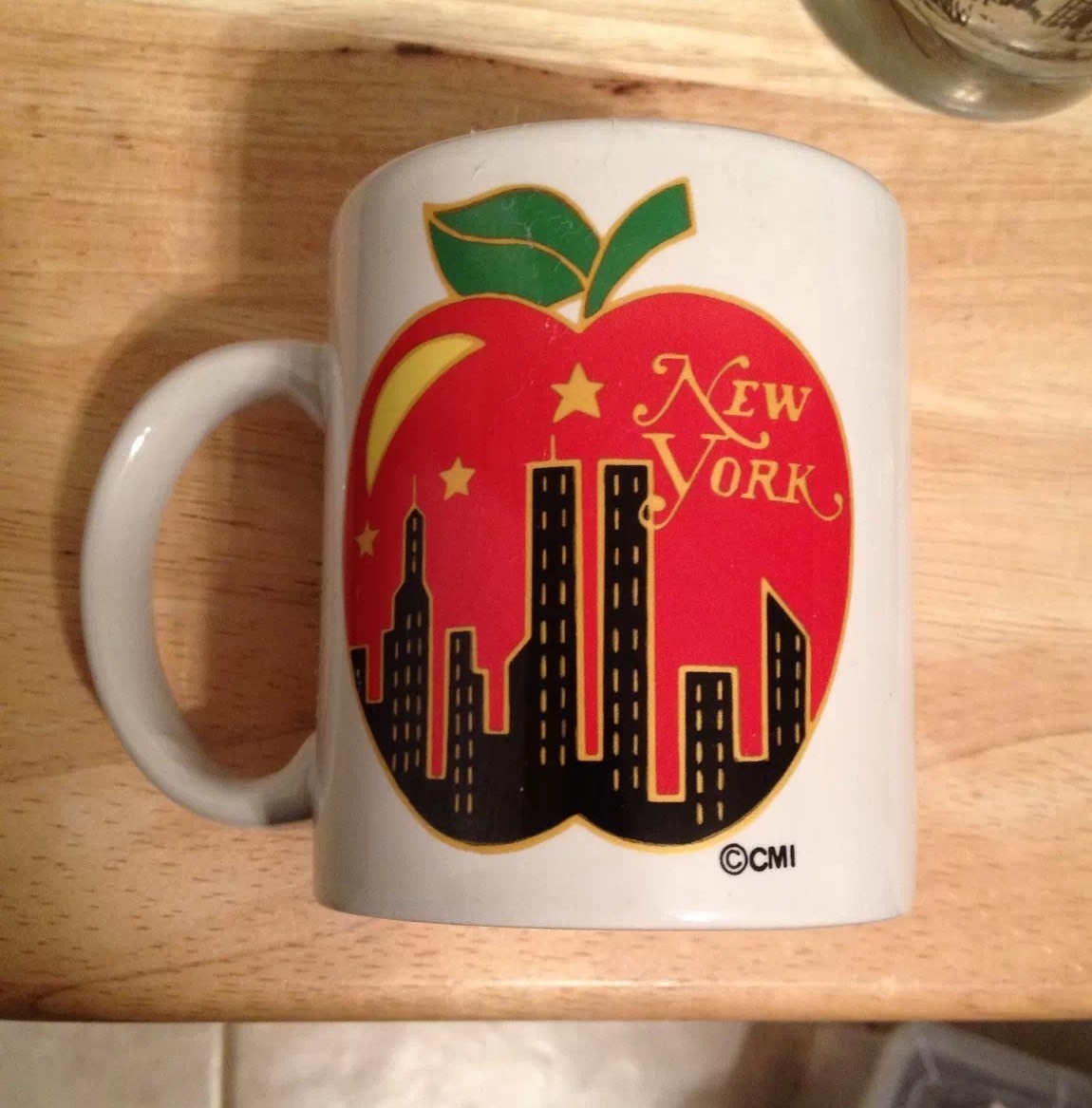 New York Big Apple Mug CMI Skyline White Red Green Twin Towers
