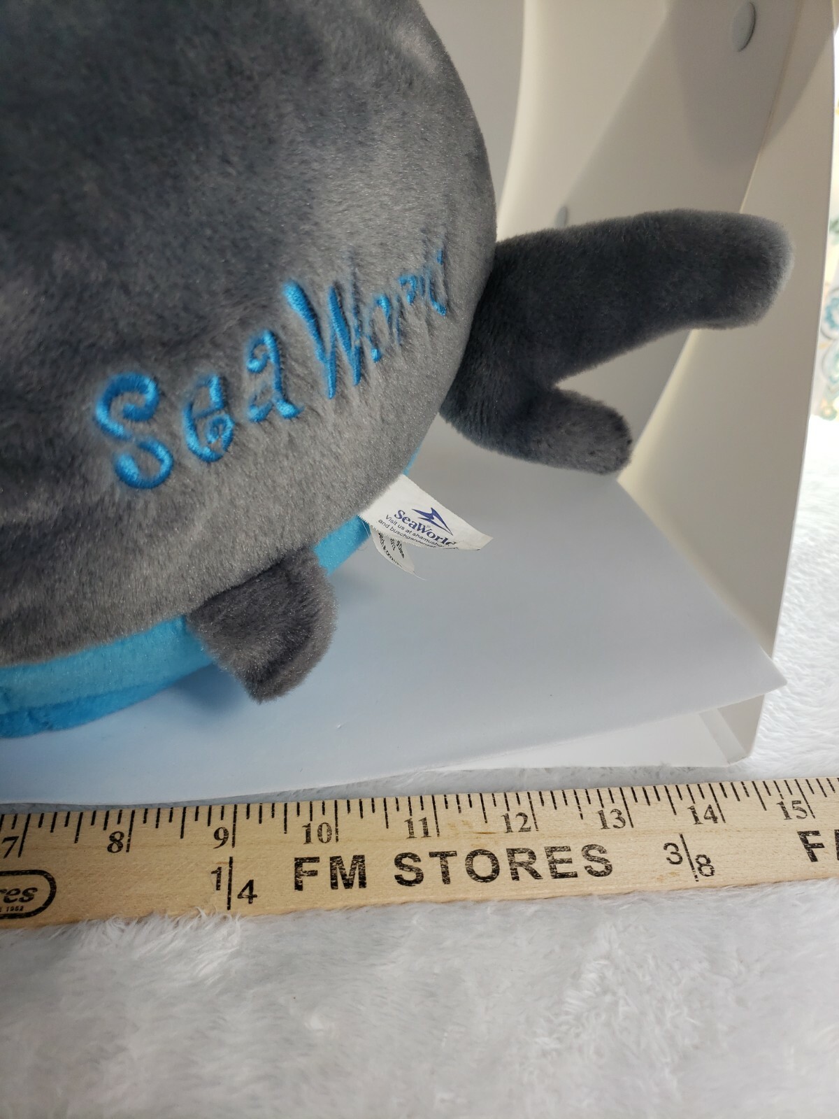 2013 Sea World Mako Shark Plush 10 inch gray blue stuffed animal unisex